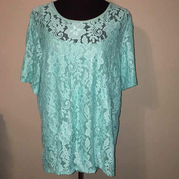 Tops - NWOT runs small. lacy overlay/tank top.